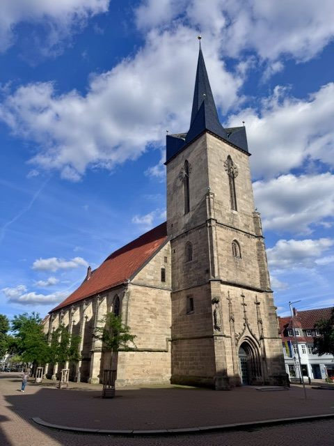 Gotische Kirche mit Turm
